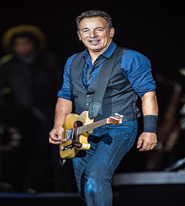 BRUCE SPRINGSTEEN Ο Μπρους Σπρίνγκστιν (Bruce Frederick Joseph Springsteen, 23 Σεπτεμβρίου 1949), αποκαλούμενος "Το Αφεντικό" (The Boss),[1] είναι Αμερικανός τραγουδιστής και συνθέτης.