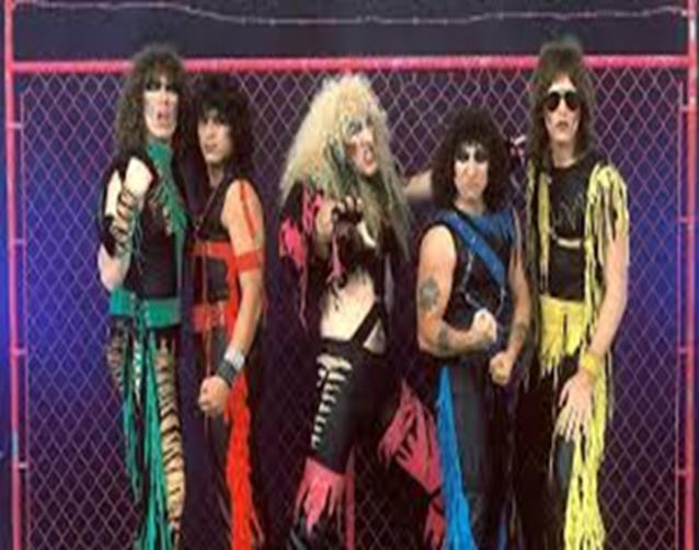 TWISTED SISTER Οι Twisted Sister ήταν αμερικάνικο heavy metal συγκρότημα, το οποίο σχηματίστηκε στη Νέα Υόρκη το 1972.