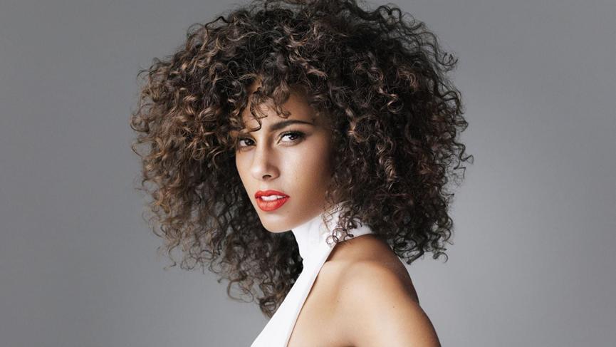 ALICIA KEYS H Alicia Keys γεννήθηκε στις 25 Ιανουαρίου του 1981 στη Νέα Υόρκη. Είναι Αμερικανίδα τραγουδίστρια, δισκογραφική παραγωγός, πιανίστας και ηθοποιός.