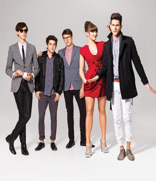 COBRA STARSHIP Το Cobra Starship ήταν μια αμερικανική μπάντα χορού-ποπ που δημιουργήθηκε από τον πρώην μπασίστα του Midtown και τον τραγουδιστή Gabe Saporta το 2006 στη Νέα Υόρκη.