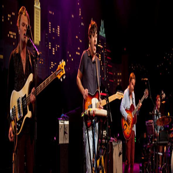 GRIZZLY BEAR Η Grizzly Bear είναι μια αμερικανική ροκ μπάντα από το Brooklyn της Νέας Υόρκης, που δημιουργήθηκε το 2002.