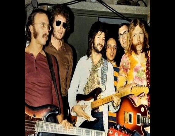 DEREK AND THE DOMINOS Derek και ο Dominos ήταν ένα blues rock συγκρότημα που σχηματίστηκε την άνοιξη του 1970 από τον κιθαρίστα και τραγουδιστή Eric Clapton, τον πληκτρολόγιο και τραγουδιστή Bobby