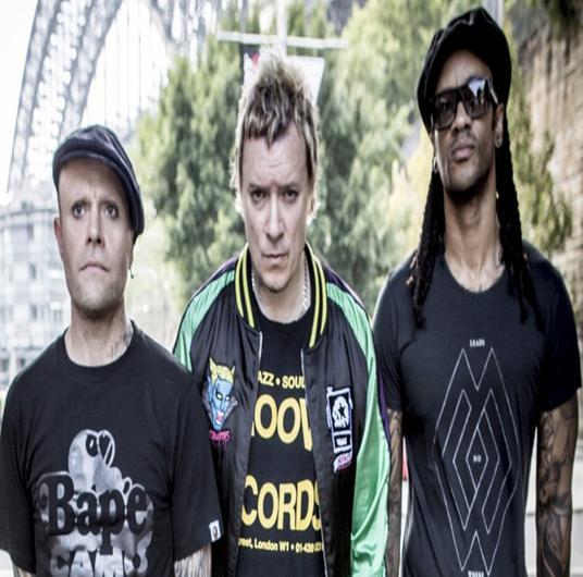 PRODIGY Οι Prodigy είναι αγγλικό συγκρότημα ηλεκτρονικής μουσικής από το Μπρέιντρι του Έσσεξ, που σχηματίστηκε το 1990 από τον Λίαμ Χάουλετ.