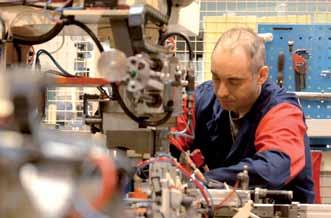αυτοματοποίηση των μηχανών του. / The Abbeville factory has benefited from major investments to upgrade and automate its machinery.