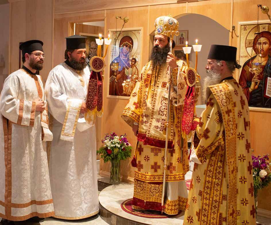 10 Η ΦΩΝΗ παρουσίᾳ πλήθους πιστῶν. Στό Κοινωνικό κήρυξε ὁ Παν/ τος Ἱερομ. π. Καλλίνικος. Τούς ἱερούς ὕμνους τῆς Πανηγύρεως ἀπέδωσε κλιμάκιο τῆς «ΟΕΒΥΧ» ὑπό τήν διεύθυνση τοῦ Χοράρχου κ. Μιχαήλ Μακρῆ.