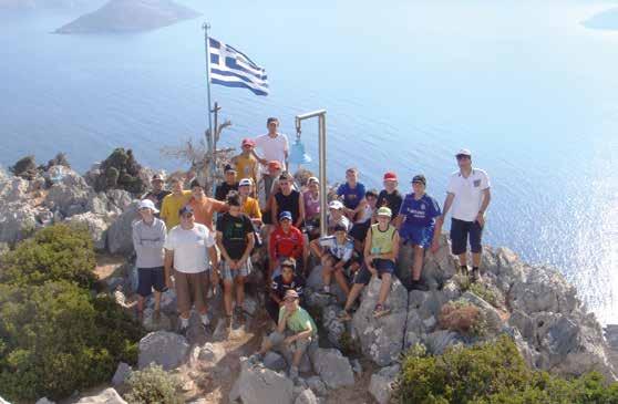 ἀπολαυστικό μπάνιο, ὄμορφο τραγοῦδι, γέλιο καί χαρά.