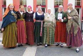 Semsruleblebi PERFORMERS sauseias latvia latviis kulturis akademiis tradiciuli simreris ansambli sauseias 2003 wels Seiqmna rigasi.