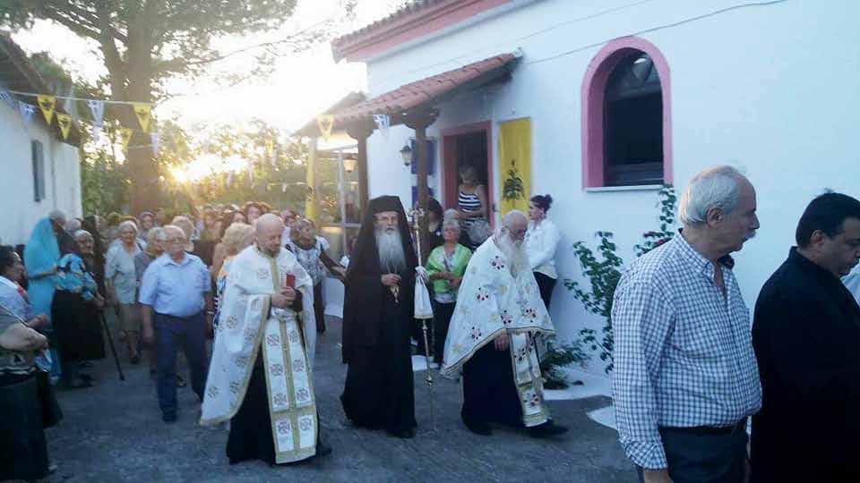 Ἐπίσκοπος Γαρδικίου κ. Κλήμης, μὲ τὴν εὐλογία τοῦ ἀσθενοῦντος ὑπεργήρου Σεβ. Μητροπολίτου Εὐρίπου καὶ Εὐβοίας κ. Ἰουστίνου. Συμμετεῖχαν οἱ Αἰδ. π. Κωνσταντῖνος Τερζάκης καὶ π. Κωνσταντῖνος Σωτηριάδης.