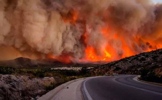 4 Η ΦΩΝΗ Μετάνοια καὶ κινητοποίηση γιὰ τὴν ἐθνικὴ καταστροφή Aναυδο τὸ Πανελλήνιο βιώνει μία ἐθνικὴ καταστροφή, μετὰ τὶς φοβερὲς πυρκαγιὲς στὴν Ἀττικὴ τὶς ἡμέρες αὐτές.