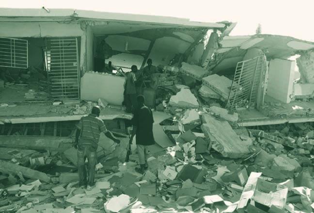 terremoto me pilló en casa, en la sala de comunidad, con una religiosa a la que doy clase de español y con Gardine, la postulante.