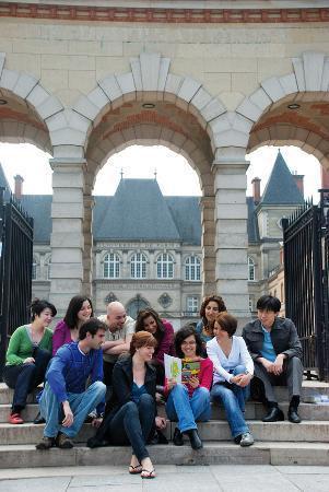 5 Σπουδές ανοιχτές σε όλους 2400 Έλληνες φοιτητές στη Γαλλία