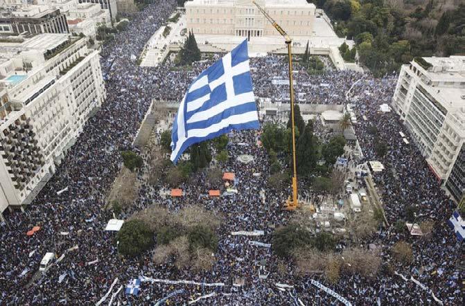 Ἀπὸ ὅσα ἔχουν γίνει γνωστά, πίσω ἀπὸ τὴν κίνηση τοῦ Σκοπιανοῦ βρίσκονται οἱ ΗΠΑ καὶ τὸ ΝΑΤΟ, πιθανῶς δὲ καὶ κάποιοι ἄλλοι παράγοντες.