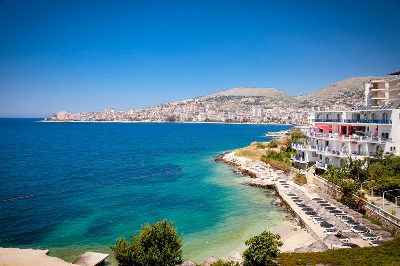 Dag 5: Berat - Apollonia - Saranda Onze eerste stop vandaag is de prachtig tussen de olijfboomgaarden gelegen, oude Griekse nederzetting Apollonia.