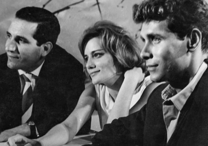 4. ΟΙ ΚΑΤΕΡΓΑΡΗΔΕΣ Ασπρόμαυρη, 1964, Διάρκεια 74.08, Κωμωδία Σκηνοθεσία: Στέλιος Τατασσόπουλος Πρωταγωνιστούν: Φ. Μανέλλης, Τ. Μηλιάδης, Κ. Σκουλούδη, Ι. Ζαννίνο, Κ. Δούκας, Ν. Χατζηχρήστος, Χ.