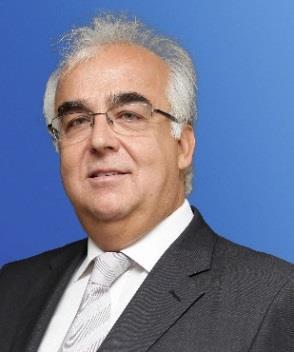 του Southampton του Hνωμένου Bασιλείου Με 34 χρόνια εμπειρίας στην Ελλάδα και στο εξωτερικό στις εταιρείες British Telecom, Ernst & Young, ICAP και KPMG, έχει ασχοληθεί με έργα συμβούλου σε πλείστες
