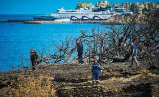 Πολλοί άλλοι όμως δεν κατάφεραν να επιστρέψουν και βρήκαν τραγικό θάνατο από πνιγμό.