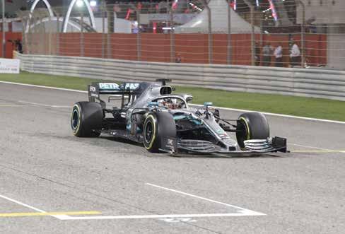 Grand Prix Μπαχρέιν: ένα αστέρι γεννιέται! Μπορεί η νίκη στο Μπαχρέιν να πήγε τελικά στην ομάδα με σήμα το αστέρι, το πραγματικό αστέρι του αγώνα όμως ήταν ο νεαρός οδηγός της Ferrari Σαρλ Λεκλέρκ.