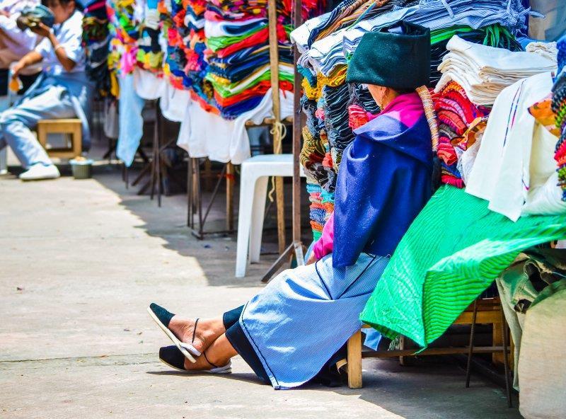 Η αγορά του Οταβάλο με τα μοναδικά χειροποίητα υφαντά και όλα τα είδη χειροτεχνίας του Εκουαδόρ είναι η πιο φημισμένη στη χώρα. Εκεί θα έχουμε αρκετό χρόνο ελεύθερο για να.