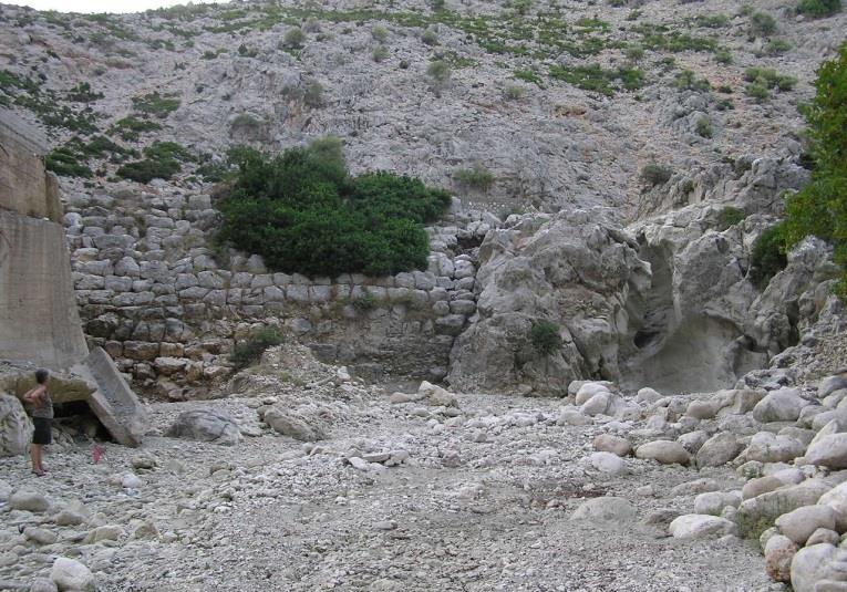 Το φράγμα κατασκευάστηκε κατά την κλασική περίοδο για