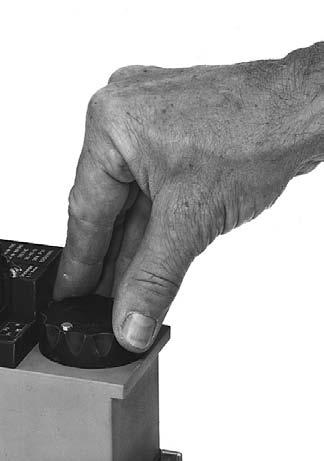 Ρύθμιση της κύριας ροής είναι δυνατή μόνο μέσω της V2 MB-DLE... B0 Настройка на основния дебит възможна само при V2.