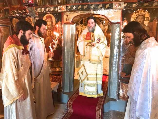 Μητροπολίτης Ἀττικῆς καὶ Βοιωτίας κ. Χρυσόστομος. Ἔλαβαν μέρος πολλοὶ Κληρικοί μας. Ἔψαλε κλιμάκιο τῆς «Ὀρθόδοξης Ἐκκλησιαστικῆς Βυζαντινῆς Χορωδίας» ὑπὸ τὴν χοραρχία τοῦ Μουσικοδιδασκάλου κ.
