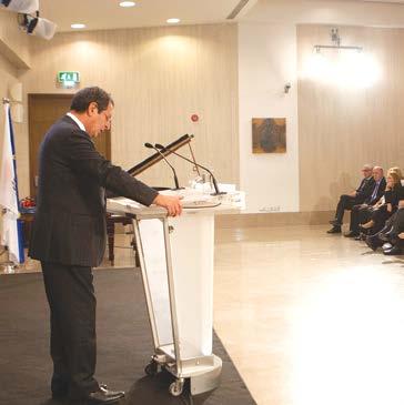 ΤΟ ΘΕΜΑ ΟΓΚΟΛΟΓΙΚΟ ΚΕΝΤΡΟ ΤΡΑΠΕΖΑΣ ΚΥΠΡΟΥ 20 ΧΡΟΝΙΑ ΠΡΟΣΦΟΡΑΣ Στο πλευρό των ασθενών με καρκίνο και της κυπριακής κοινωνίας Με μεγάλη υπερηφάνεια φέτος γιορτάζουμε τα 20 χρόνια λειτουργίας του