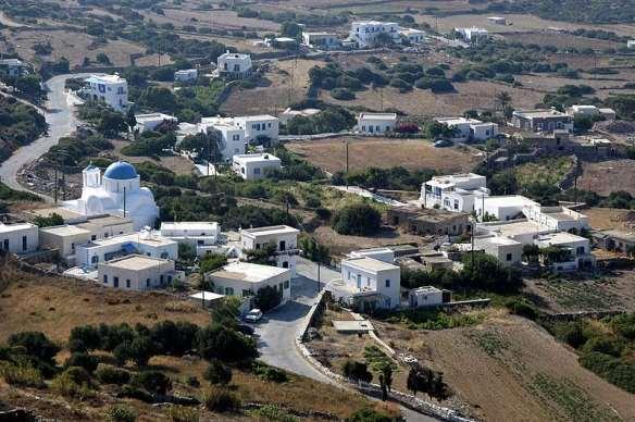 FLORA AMORGINA 17 σμα είχε την έξαρση της πειρατείας και του λαθρεμπορίου από την μια μεριά και την δημιουργία ι- σχυρού μεταναστευτικού ρεύματος προς
