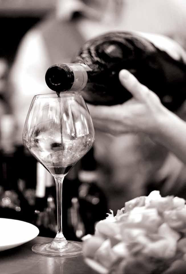 WHITE WINES 750ml Πεζουλεσ Ασυρτικο, Sauvignon Blanc Pezoules Sauvignon Blanc, Assyrtiko - 21 Μελισσάνθη Πόρτο Κάρρας Ασύρτικο, Αθήρι, Ροδίτης Melissanthi Porto Carras