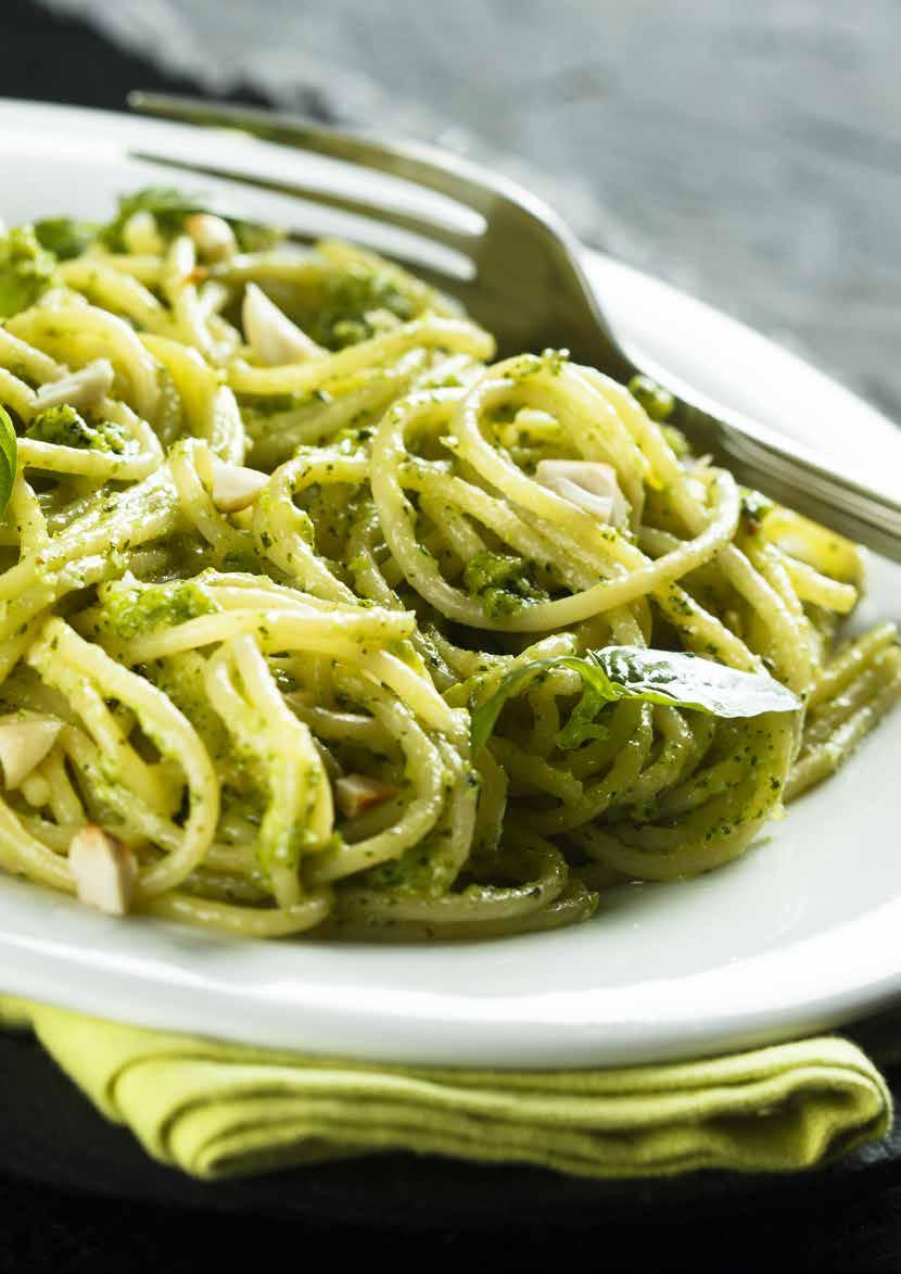 PASTA NAPOLI - 9,5 Ναπολιτάνικη συνταγή με φρέσκια τομάτα και βασιλικό. Σερβίρεται με σπαγγέτι Napoletana recipe with fresh tomato and basil.