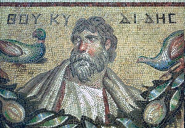 Δεν θυμώνουμε με τον γείτονά μας, όταν κάνει ό,τι του αρέσει, ούτε τον κοιτάμε με βλέμμα σκυθρωπό, το οποίο μπορεί να μην τον βλάπτει είναι όμως πολύ δυσάρεστο.