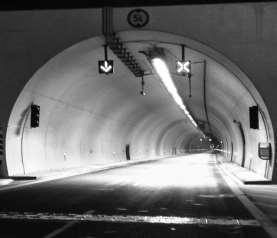 3~2 cd/m 2 ) 1 φωτιστικό ανά 20-50m Τυπική εγκατεστημένη ισχύς: 10kW/km με συμβατικά φωτιστικά Φωτισμός σηράγγων Φωτισμός με γνώμονα τις εξωτερικές συνθήκες ημερήσιου