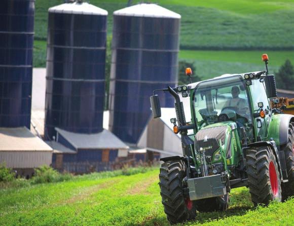 Fendt 514 Vario: ΠΑΡΟΥΣΙΑΣΗ Με λύσεις για χωράφια και απαιτητικούς στάβλους Σχεδιασµένο για αροτραίες καλλιέργειες αλλα και κτηνοτροφικές εκµεταλλεύσεις λόγω του συµπαγούς του σχήµατος, το