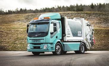 ΑUTO Τα πρώτα ηλεκτρικά Volvo Trucks παραδόθηκαν σε πελάτες Η Volvo Trucks παρέδωσε στη Σουηδία τα πρώτα πλήρως ηλεκτρικά οχήµατά της: ένα απορριµµατοφόρο σε εταιρία διαχείρισης αποβλήτων &