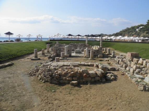 Every archaeological site might have more than one Declaration, as boundaries can change leading to new delimitation. There are many reasons for the existence of two or more Declarations.