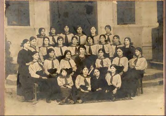 Οι Ζαππίδες διδάσκονταν ιερά, φυσική, μαθηματικά, γραμματική, ιστορία, γεωγραφία, ψυχολογία, ιχνογραφία, γαλλικά, καλλιγραφία, παιδαγωγική, οικιακή οικονομία, εργόχειρο (Θρακικά 1957).