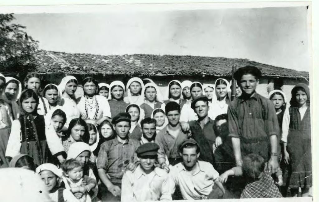 Η νύφη δεν έκανε δουλειές τις επόμενες μέρες, μέχρι να σβήσουν τα χρωστικά σημάδια από τη γίκνα.