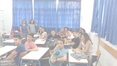 Υπεύθ. Καθηγήτριες: 20 μαθητές και από τις 3 τάξεις του Γυμνασίου Αθηνά Κατσαρού & Φωτεινή Ζουλινάκη Πέμπτη Από το σκοτάδι στο φως.