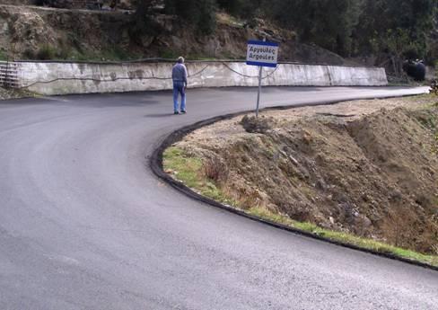 της οδοστρωσίας και νέος ασφαλτοτάπητας. Βρύσσες: Αποκαταστάθηκαν φθορές στο οδόστρωμα. Δρόμος Αγ.