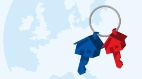 ΔΙΚΑΙΩΜΑ ΜΟΝΙΜΗΣ ΔΙΑΜΟΝΗΣ Οη πνιίηεο ηεο Έλσζεο νη νπνίνη έρνπλ δηακείλεη λνκίκσο γηα ζπλερέο ρξνληθό δηάζηεκα πέληε (5)εηώλ ζην θξάηνο κέινο ππνδνρήο (θαη ηα κέιε ηεο νηθνγέλεηαο κε ππήθννη θξάηνπο