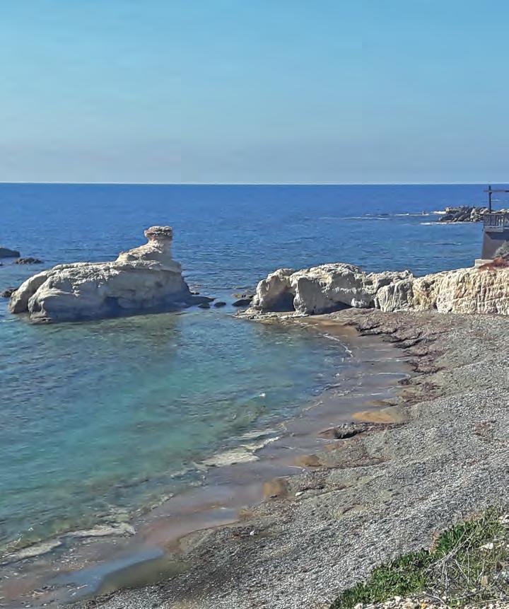 ΠΑΡΑΛΙΑ ΚΑΦΙΖΗΣ Kafizis Beach ΠΕΓΕΙΑ / PEGEIA Μία ήσυχη, μικρή παραλία στην περιοχή της Πέγειας Αγίου Γεωργίου στην επαρχία Πάφου. Η παραλία είναι γνωστή επίσης με το όνομα Μανίκι.