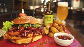 FOOD PAIRING O ΔΗΜΗΤΡΗΣ ΓΡΗΓΟΡΑΚΗΣ, ΙΔΙΟΚΤΗΤΗΣ ΤΟΥ BEER ALLEY, ΠΑΝΤΡΕΥΕΙ ΤΟ «ΦΑΓΗΤΟ ΤΟΥ ΔΡΟΜΟΥ» ΜΕ ΤΗΝ ΜΠΥΡΑ Λαχταριστά quesadillas με φιλέτο κοτόπουλο Υλικά Τορτίγιες Φιλέτο κοτόπουλο Μοτσαρέλα