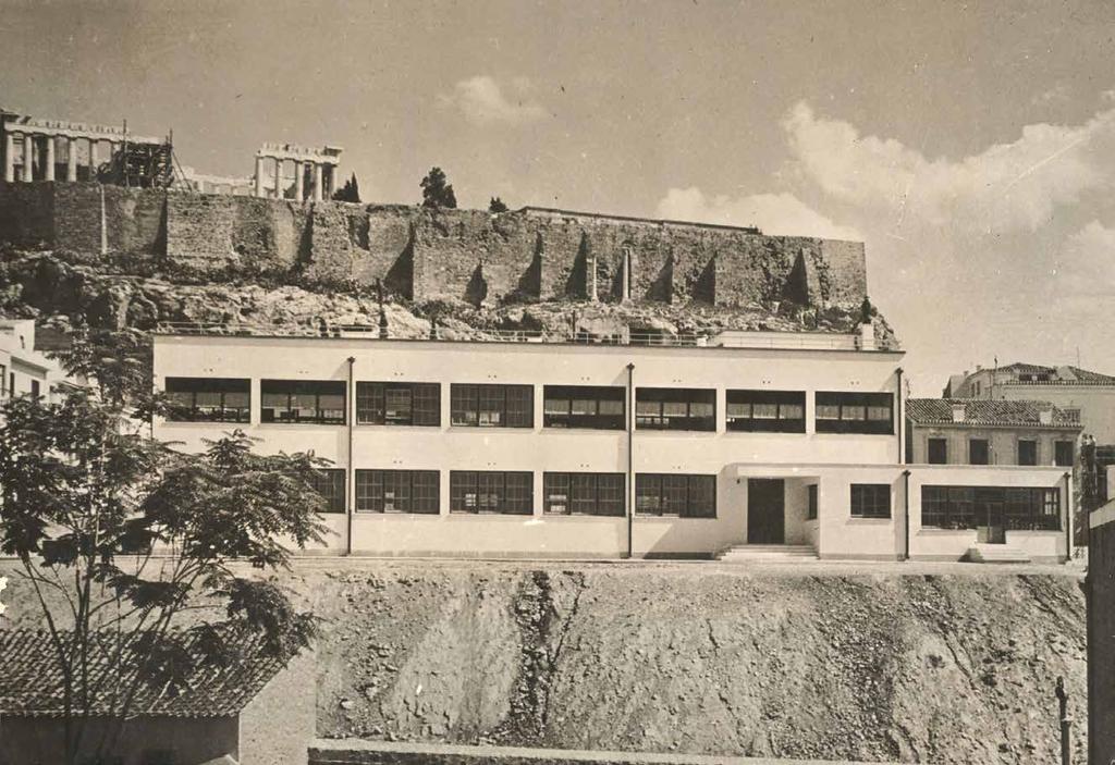 Τα Νέα Σχολικά Κτίρια, Αθήνα 1938 Επανέκδοση με την ευκαιρία της επετείου των 100 χρόνων από την ίδρυση της Σχολής του Μπάουχαους