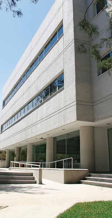σχέση με τα προγράμματα σπουδών του, το ακαδημαϊκό προσωπικό, τις διοικητικές υπηρεσίες και τις υποδομές του.