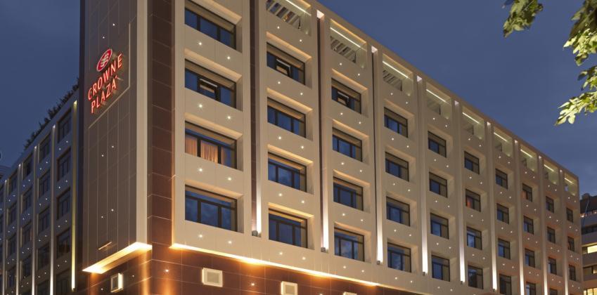 Το Crowne Plaza είναι ένα υψηλής τεχνολογίας επιχειρηματικό ξενοδοχείο και προσφέρει σύγχρονες εγκαταστάσεις, απαράμιλλη