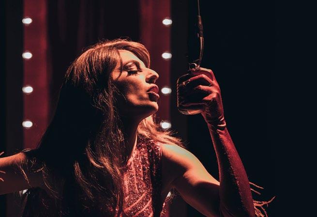 20 και 21/05 Θέατρο/Theatre 10 Η Σπυριδούλα της Λένας Κιτσοπούλου Μέσα από την κυνική ματιά της Σπυριδούλας (της γυναικείας φιγούρας στην οποία μετουσιώθηκε το τραχύ συναίσθημα ζήλιας που έπνιξε τον