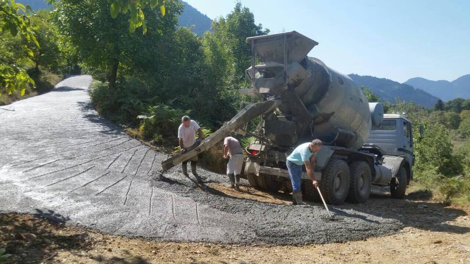 .. πίστωση για ολοκλήρωση µελετών εντός Καρδίτσας... µας προέκυψε... ας δούµε τα πράγµατα αναλυτικά. Όπως δηµοσιεύσαµε στο προηγούµενο φύλλο, το Υπόµνηµα των 42 φορέων των χωριών µας, εστάλη στις 25.