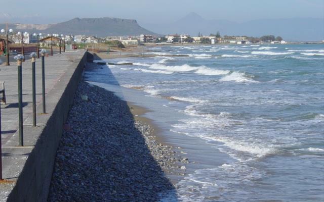 Άμεση (τοπική) Ανθρωπογενής Παρέμβαση Παράκτιες κατασκευές (παραλιακός κάθετος τοίχος, αλιευτικό καταφύγιο) επί της ακτής Γούβες, Ν. Ηρακλείου.
