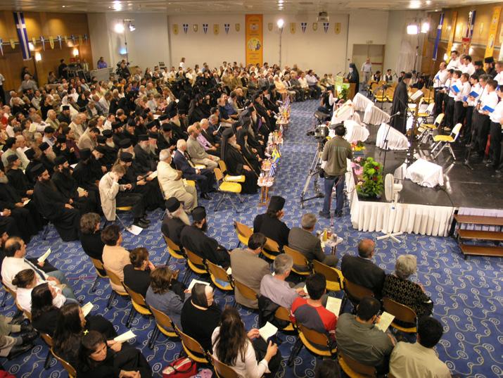 Κυριακὴ 4/17 Οκτωβρίου 2004, καὶ πάλι στὴν εἰδικὴ Αἴθουσα τοῦ Ξενοδοχείου Αθηνῶν «Νοβοτὲλ» (Πλατεῖα Βάθης), προσείλκυσε ἕνα πρωτοφανὲς πλῆθος πνευματικῶν τέκνων τοῦ Σεβασμιωτάτου Πατέρα μας,
