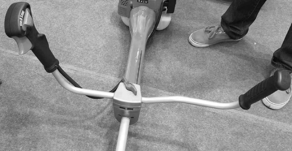 1. Fit the shawl band to machine. 2. Assemble the handle on the machine.