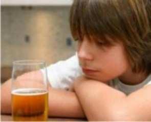 Παράγοντες που οδηγούν στη χρήση αλκοόλ στην εφηβεία Ψυχολογικοί παράγοντες: Έφηβοι με